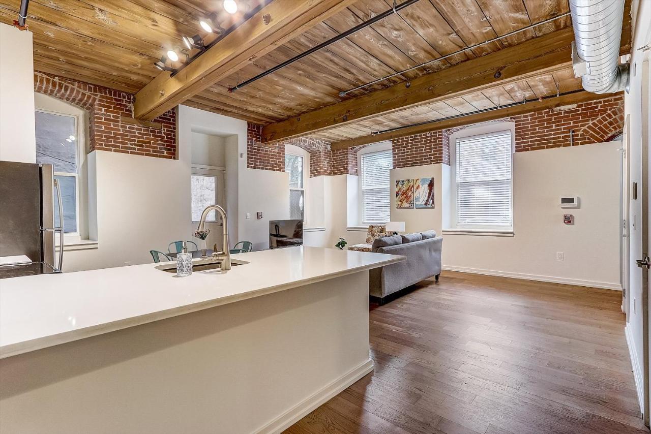Frontdesk 1133 N 4th St Apts Northern Liberties * Philadelphia