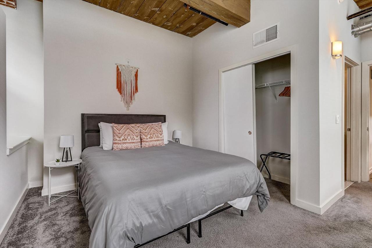 Frontdesk 1133 N 4th St Apts Northern Liberties * Philadelphia