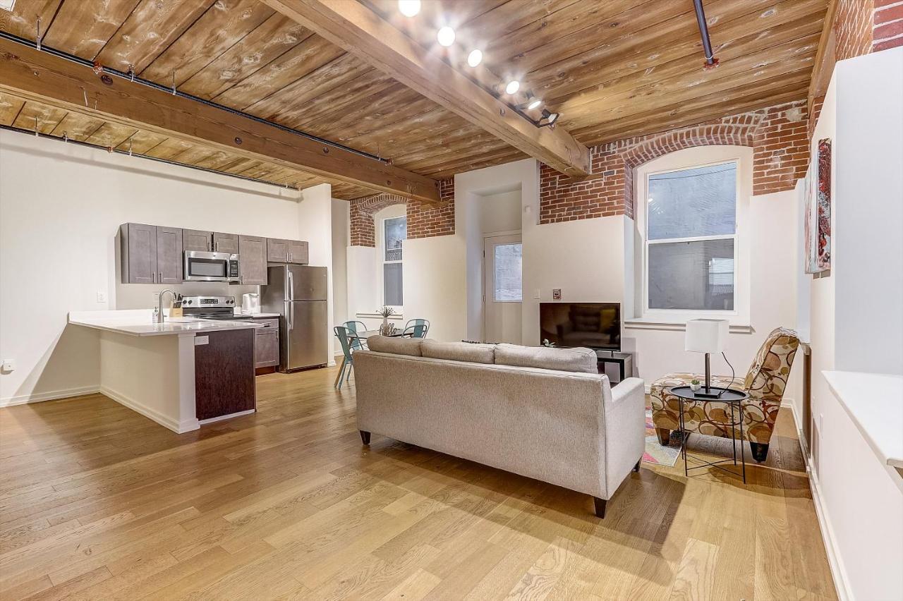 Frontdesk 1133 N 4th St Apts Northern Liberties *